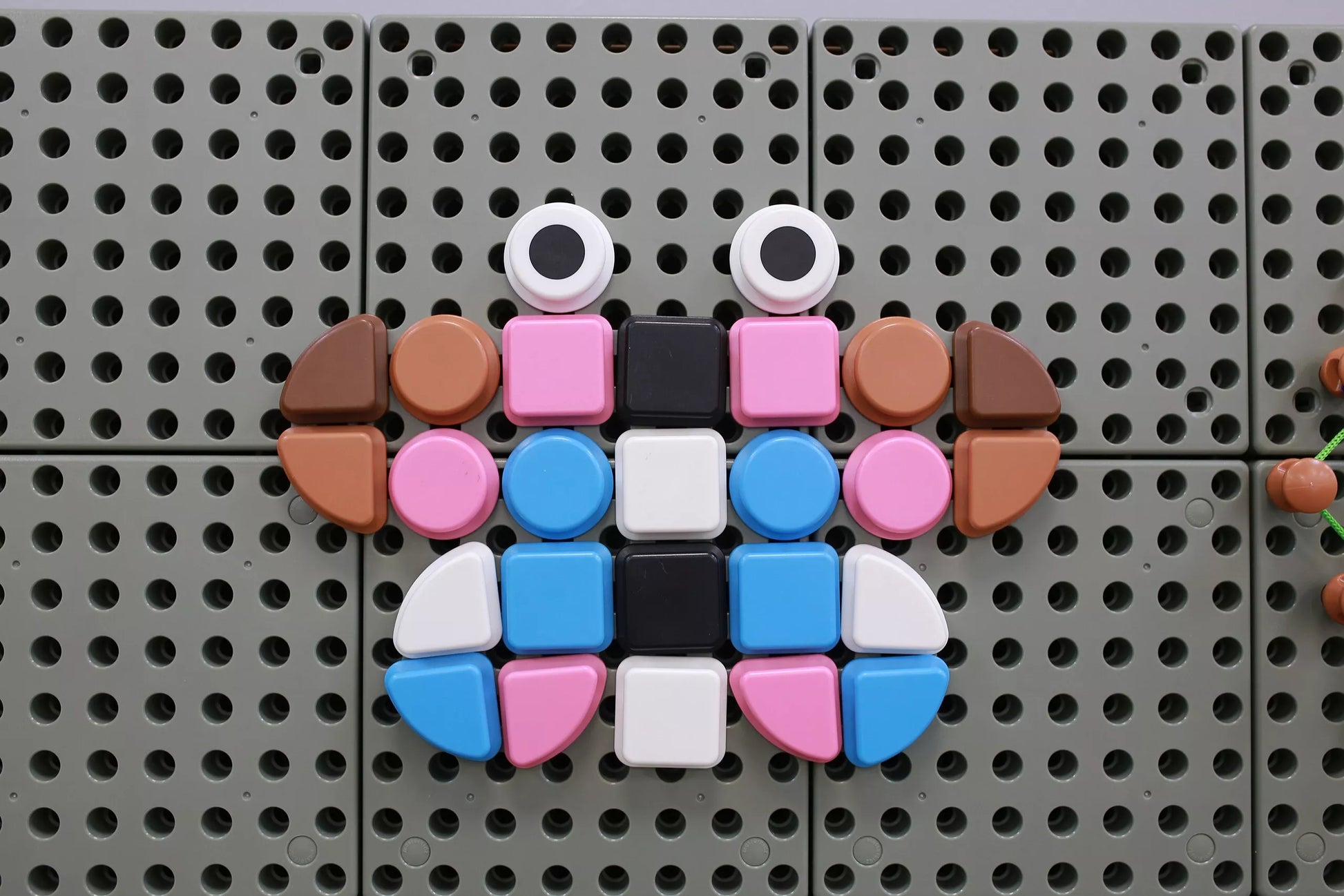 Masterkidz laisvai stovinti dvipusė STEM lenta „House“