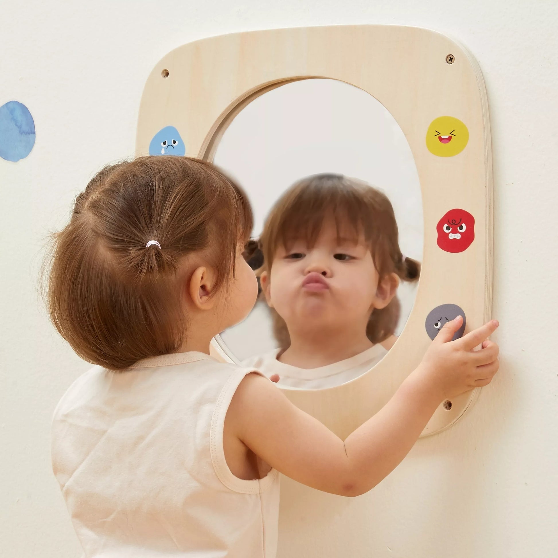 VIGA medinė lenta su veidrodžiu ir šypsenėlėmis