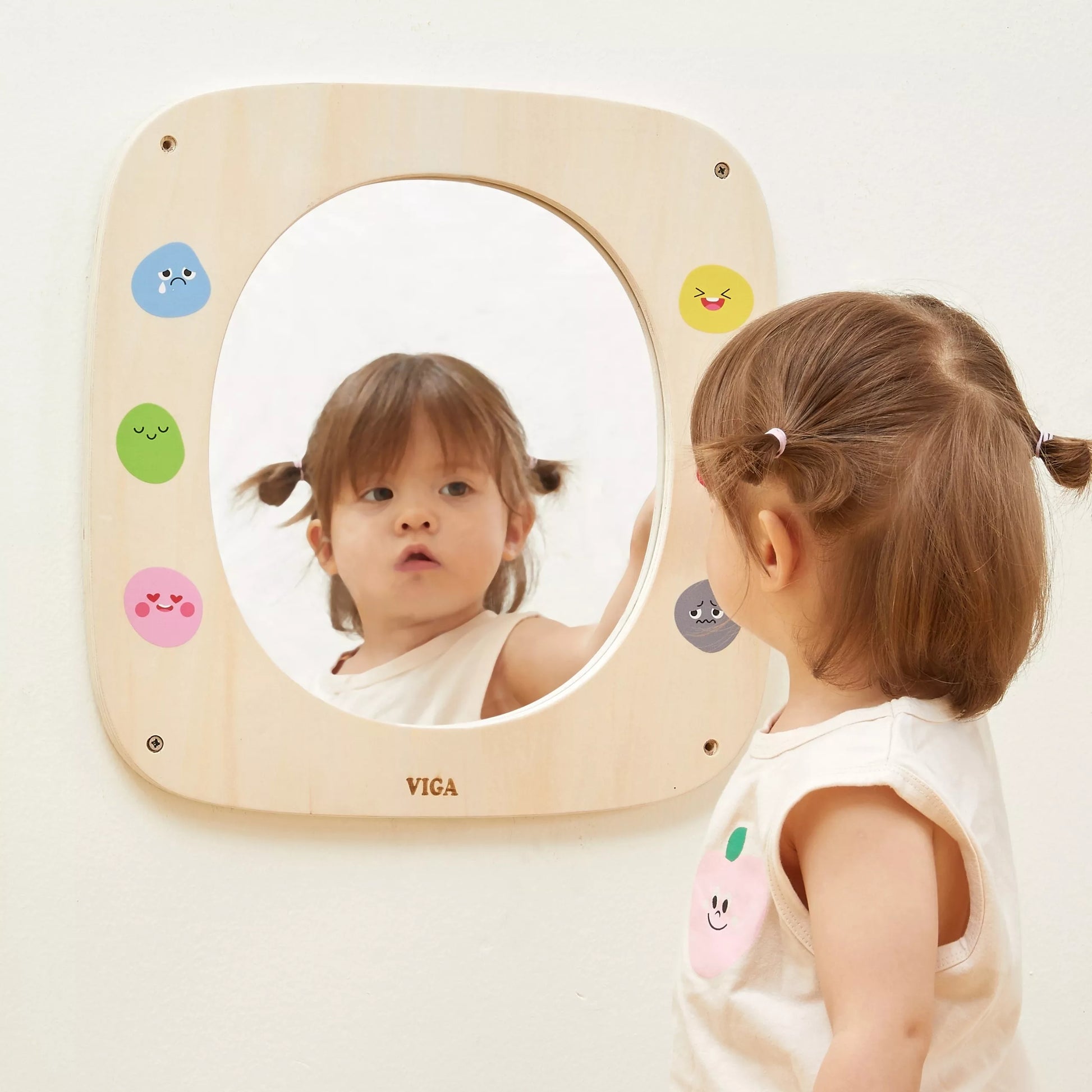 VIGA medinė lenta su veidrodžiu ir šypsenėlėmis