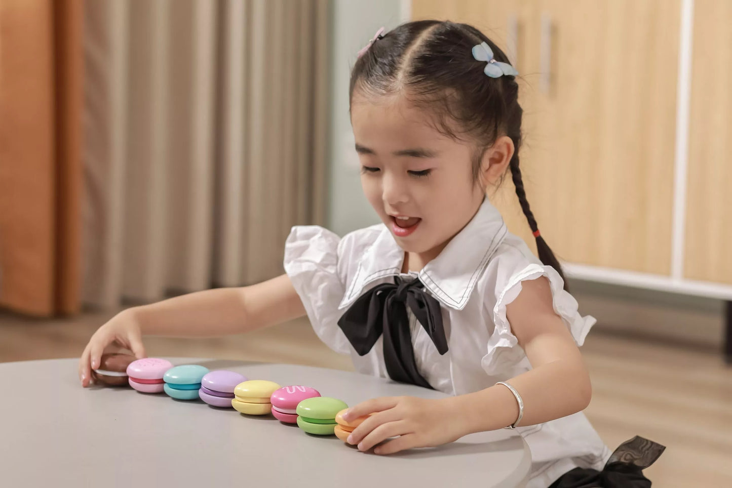 VIGA medinis spalvotų macarons rinkinys, 8 vnt.
