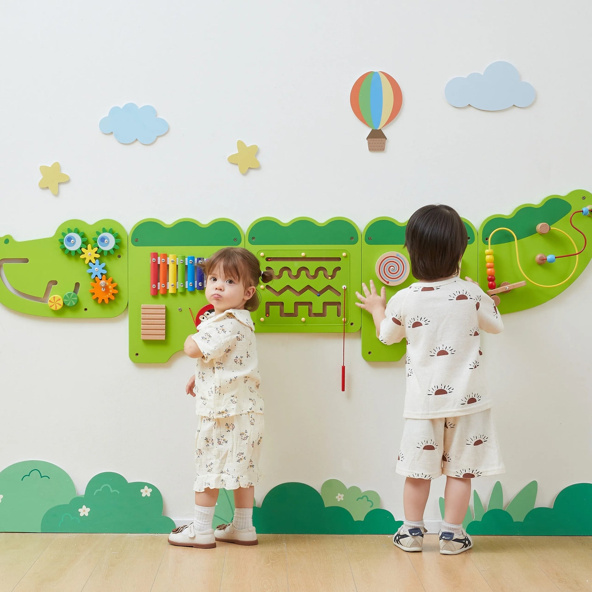 VIGA medinė manipuliacinė sensorinė lenta „Krokodilas“ Montessori
