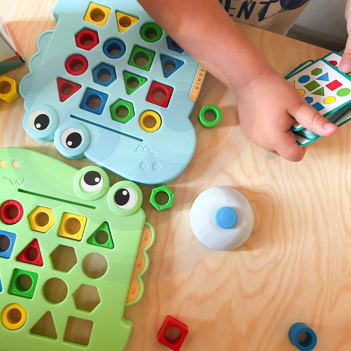 „WOOPIE“ Montessori dinozaurų dėlionė – formų derinimo lavinamasis žaidimas