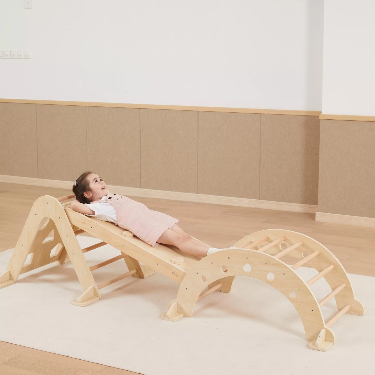 VIGA medinė čiuožykla tiesi laipiojimo siena