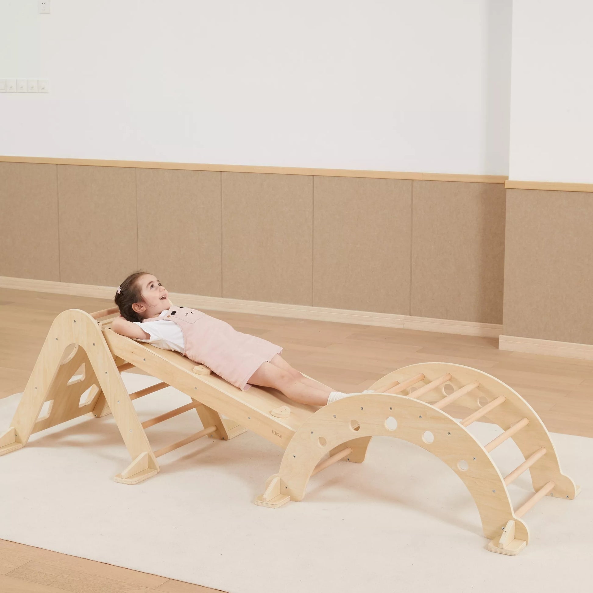 VIGA medinė čiuožykla tiesi laipiojimo siena