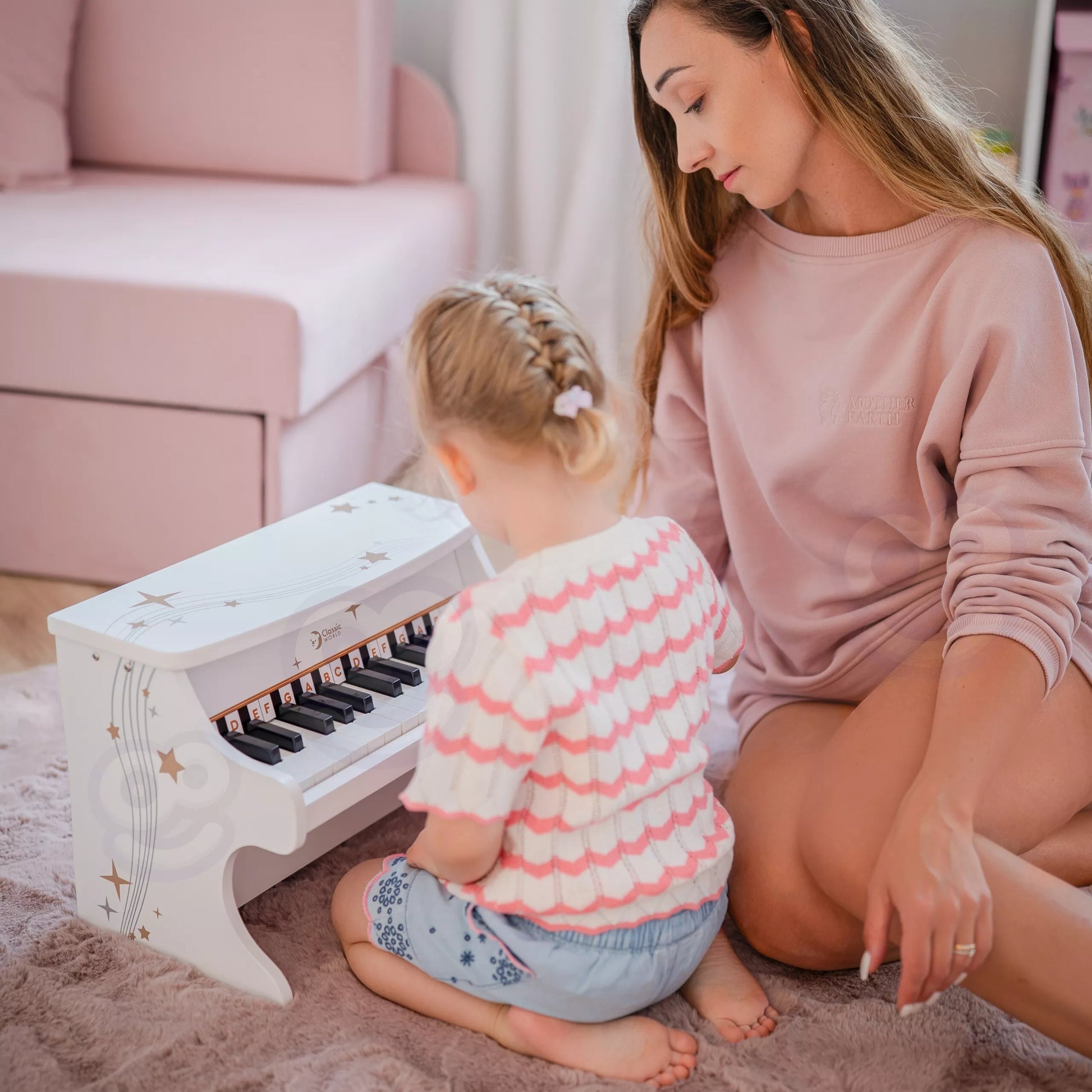 Classic World medinis pianinas