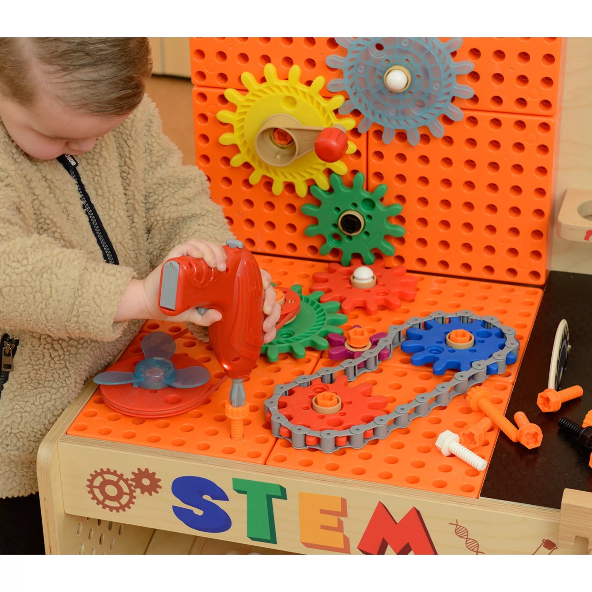 MASTERKIDZ STEM darbastalio priedų rinkinys, 111 vnt.