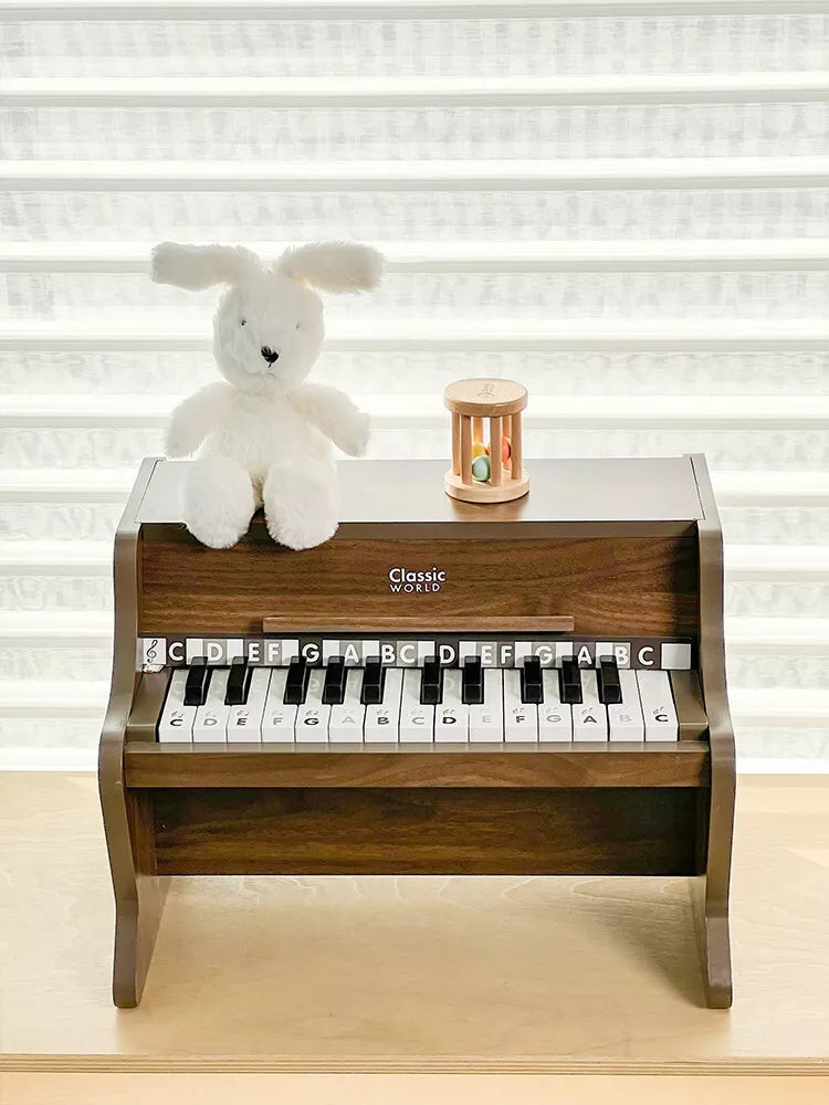 Classic World medinis pianinas vaikams – 18 klavišų muzikinė kelionė
