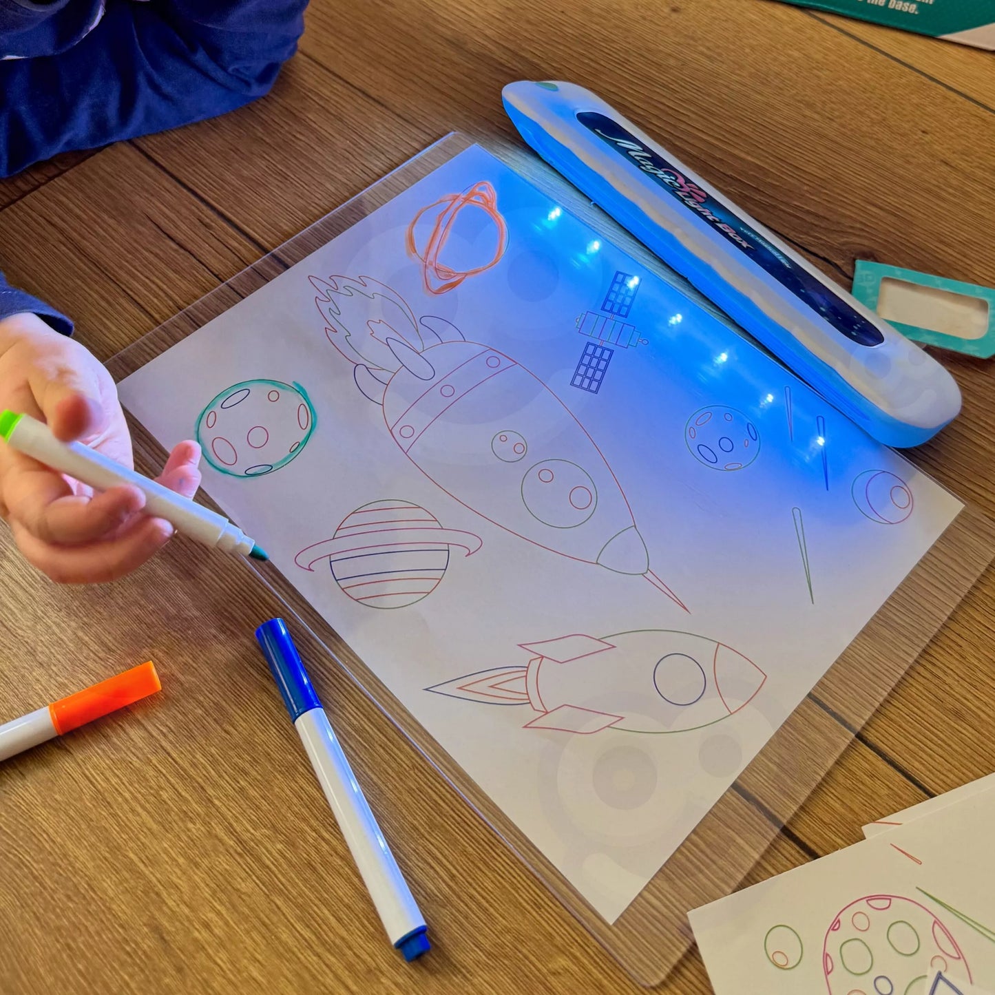 Woopie Cosmic Light Board – šviečianti kūrybos galaktika jūsų vaikui
