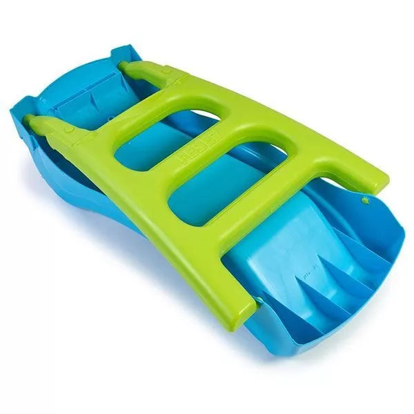 Pirmasis vandens čiuožykla vaikams