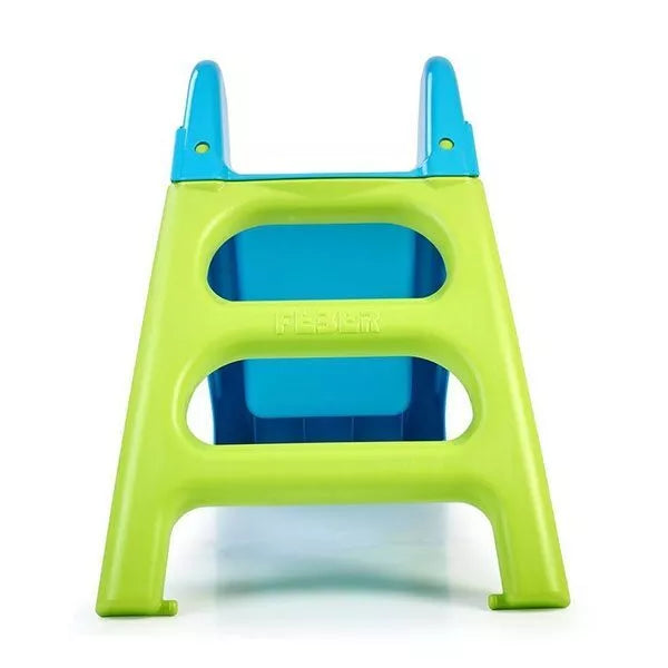 Pirmasis vandens čiuožykla vaikams