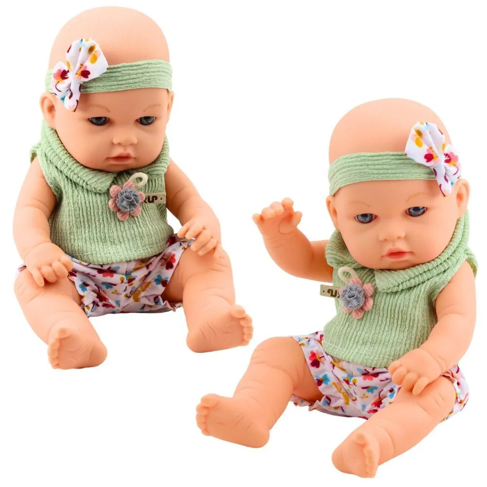 Kūdikio lėlė žaliais drabužiais 29 cm