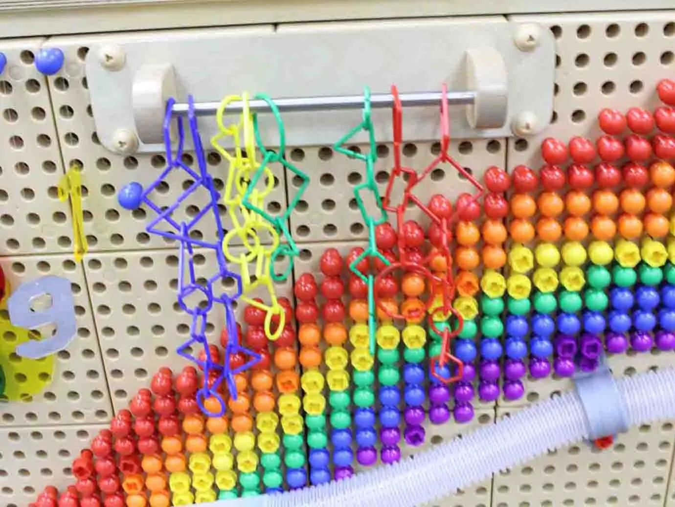 Masterkidz mobili manipuliacinė STEM lenta (laisvai stovinti, su ratukais) 166X125cm
