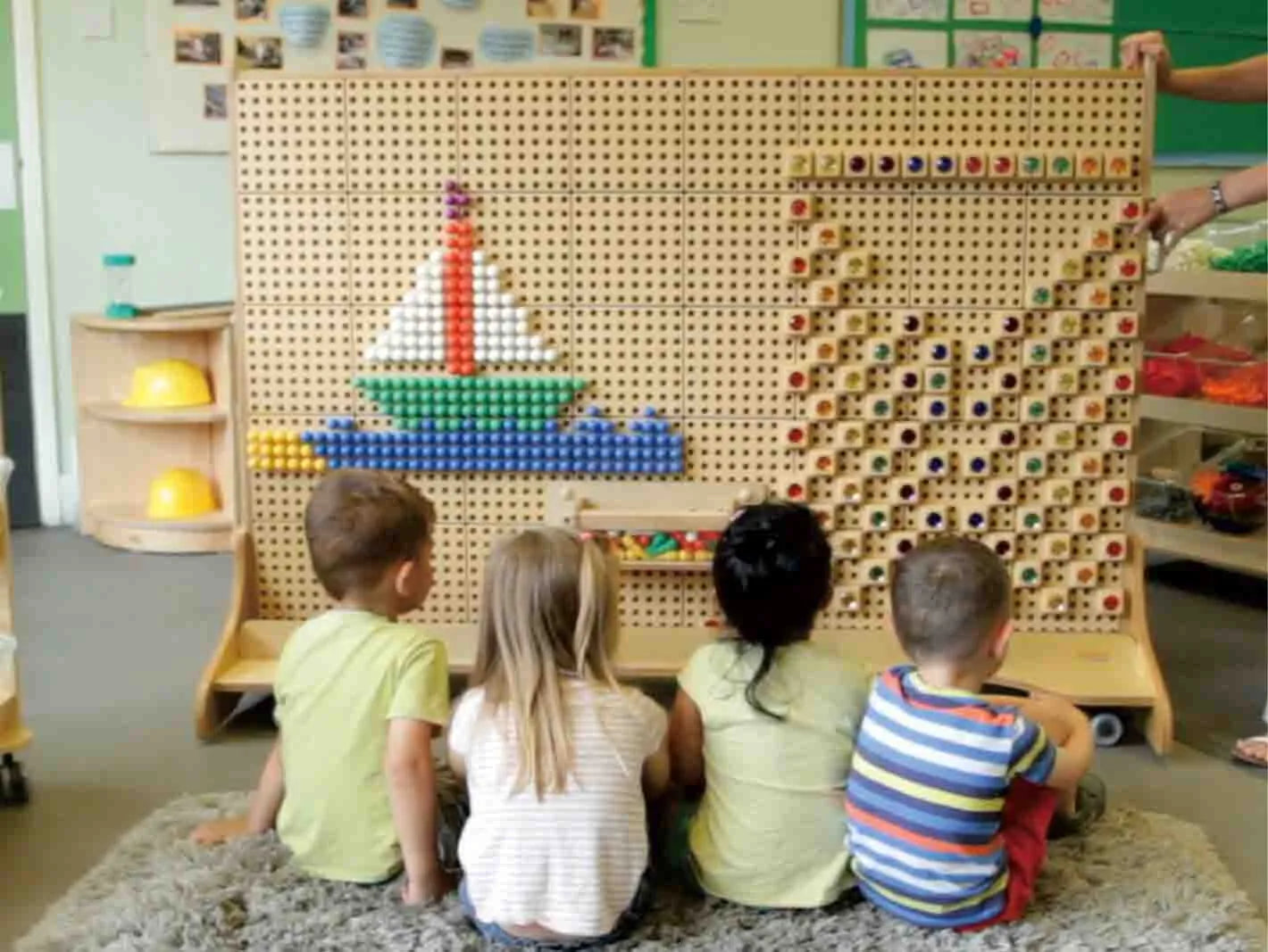Masterkidz mobili manipuliacinė STEM lenta (laisvai stovinti, su ratukais) 166X125cm