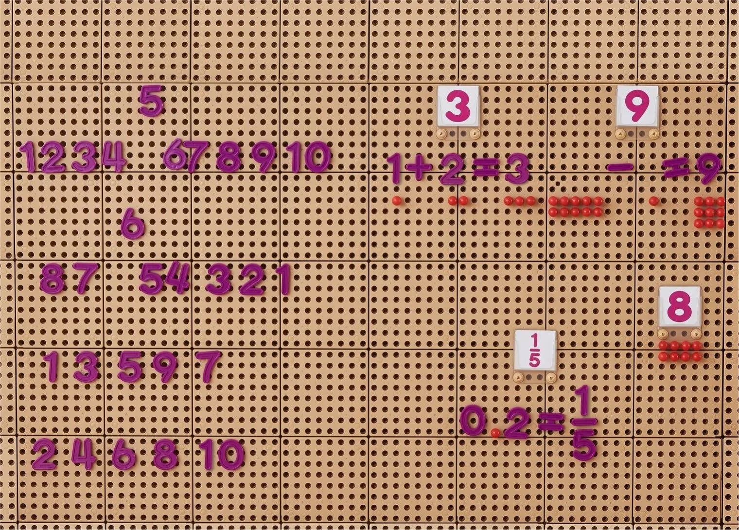 Masterkidz skaičių ir veiksmų rinkinys (82 el.) – mokymuisi ant STEM lentų