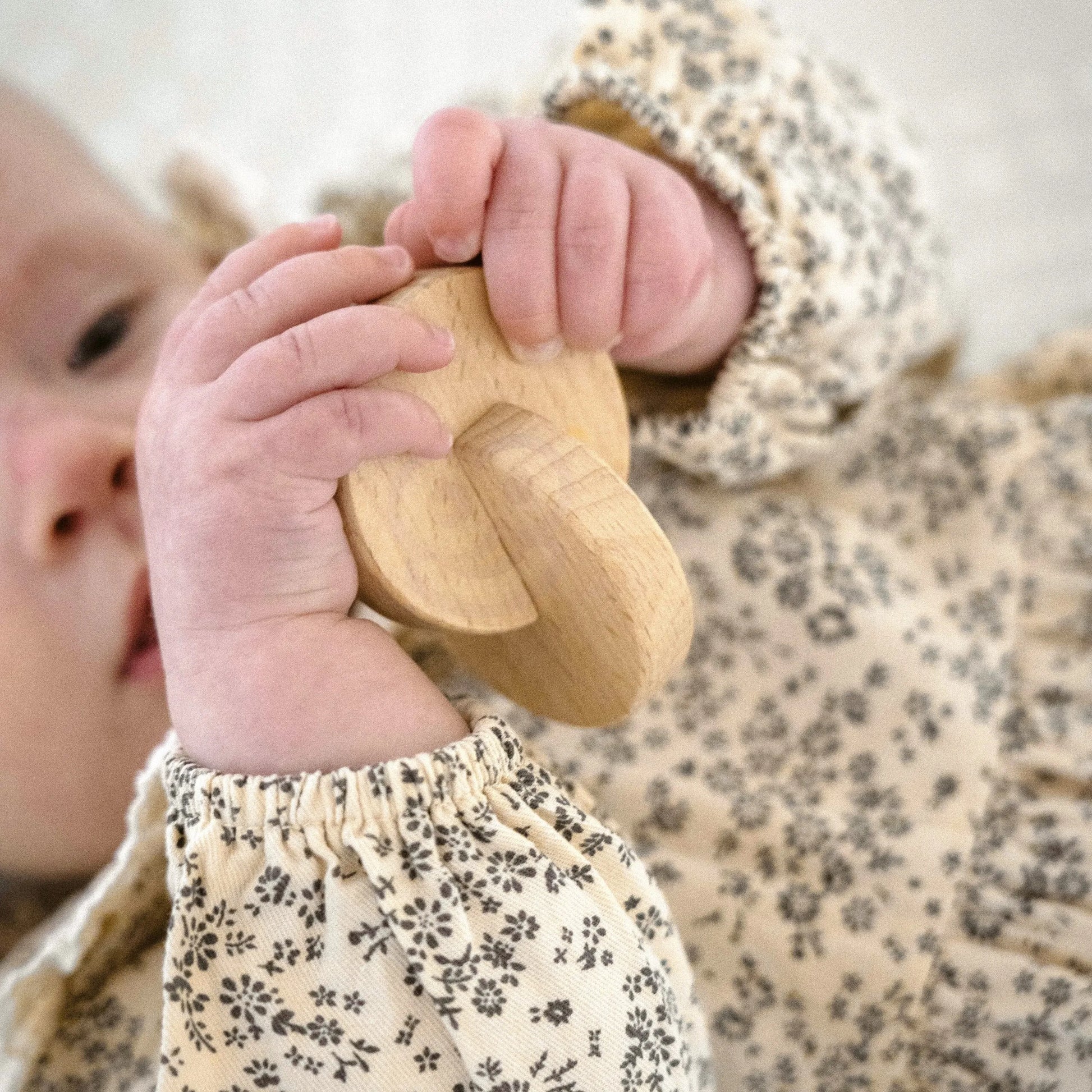 Montessori XXL 6in1 sensorinis rinkinys kūdikiams (3–4 mėn.) – pirmieji atradimai per pojūčius