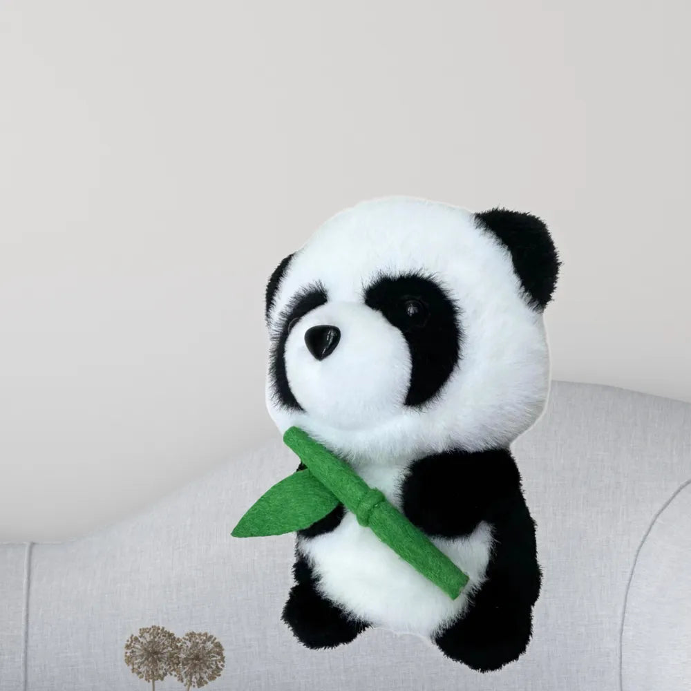 Pliušinė panda su bambuku 18 cm