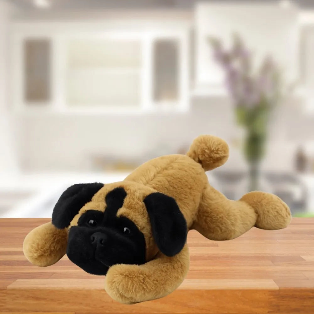Pliušinis mopsas gulinčios formos 40 cm