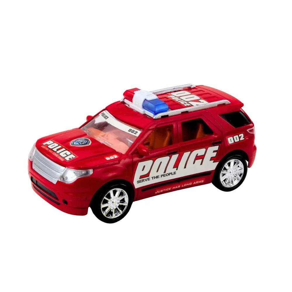 Policijos visureigis su tralu ir automobiliu