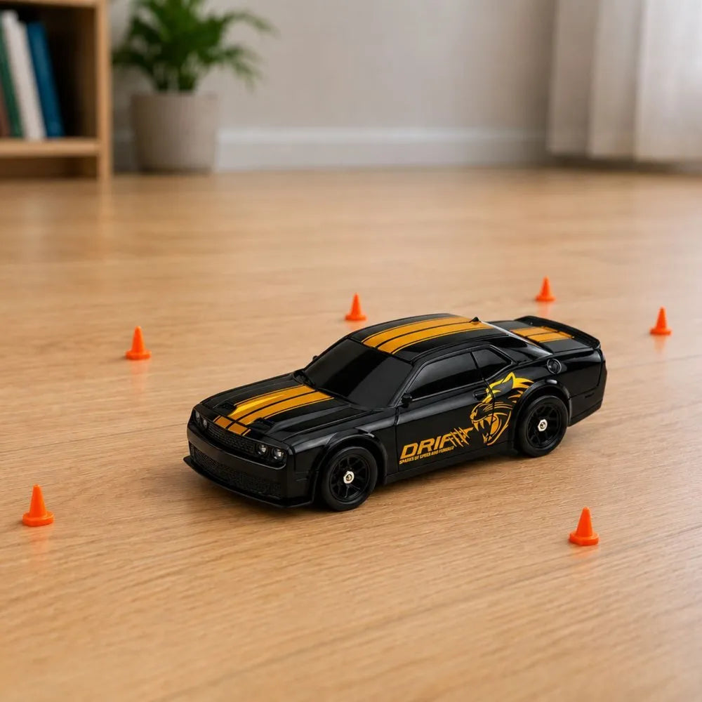 RC drifto sportinis automobilis 4WD su keičiamu kėbulu ir ratais, juodas, 1:43