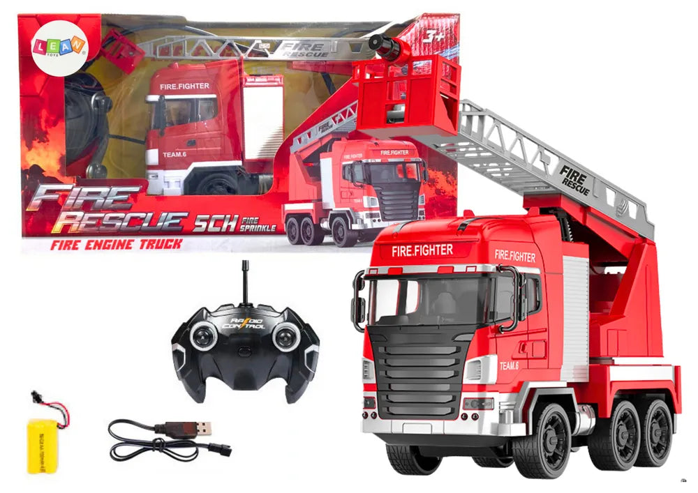 RC gaisrinės automobilis su bokšteliu – vandens purškimas