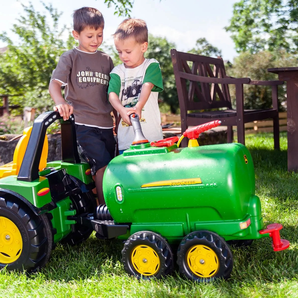 Rolly Toys rollyTanker John Deere dviejų ašių cisterna su pompa
