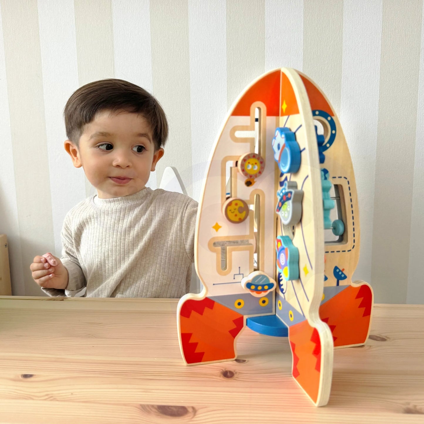 Tooky Toy medinė edukacinė raketa – kosminė 6in1 veiklų stotis