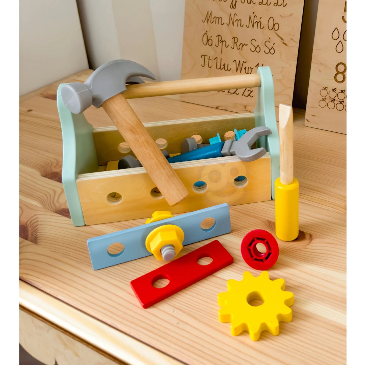 Tooky Toy medinė įrankių dėžė su 18 detalių rinkiniu
