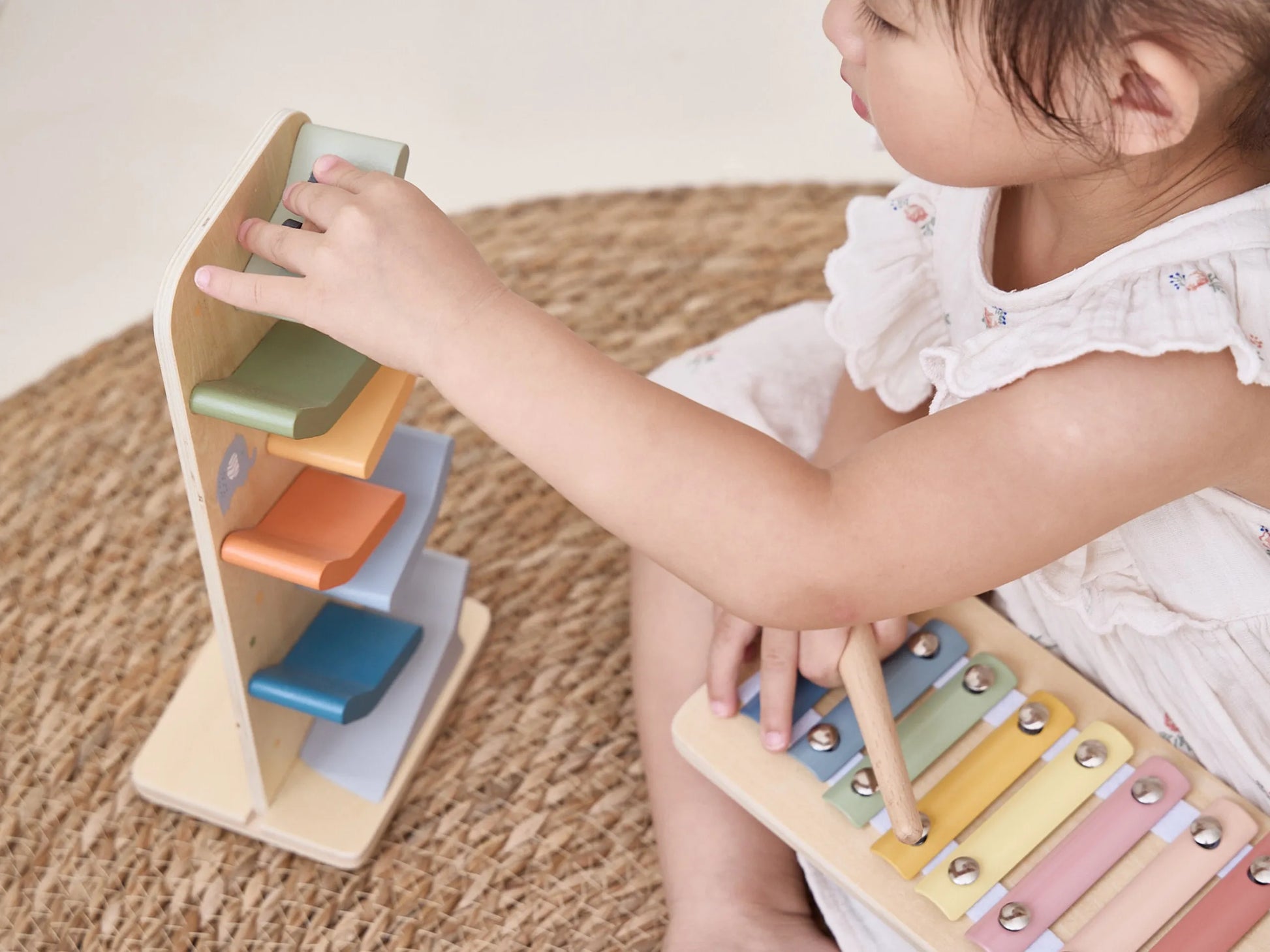 Viga Colour Crafters Box (18–24 mėn.) – spalvų, garsų ir formų atradimų rinkinys