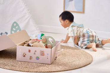 Viga Educational Box (6–12 mėn.) – pirmieji atradimai per judesį, garsą ir spalvas
