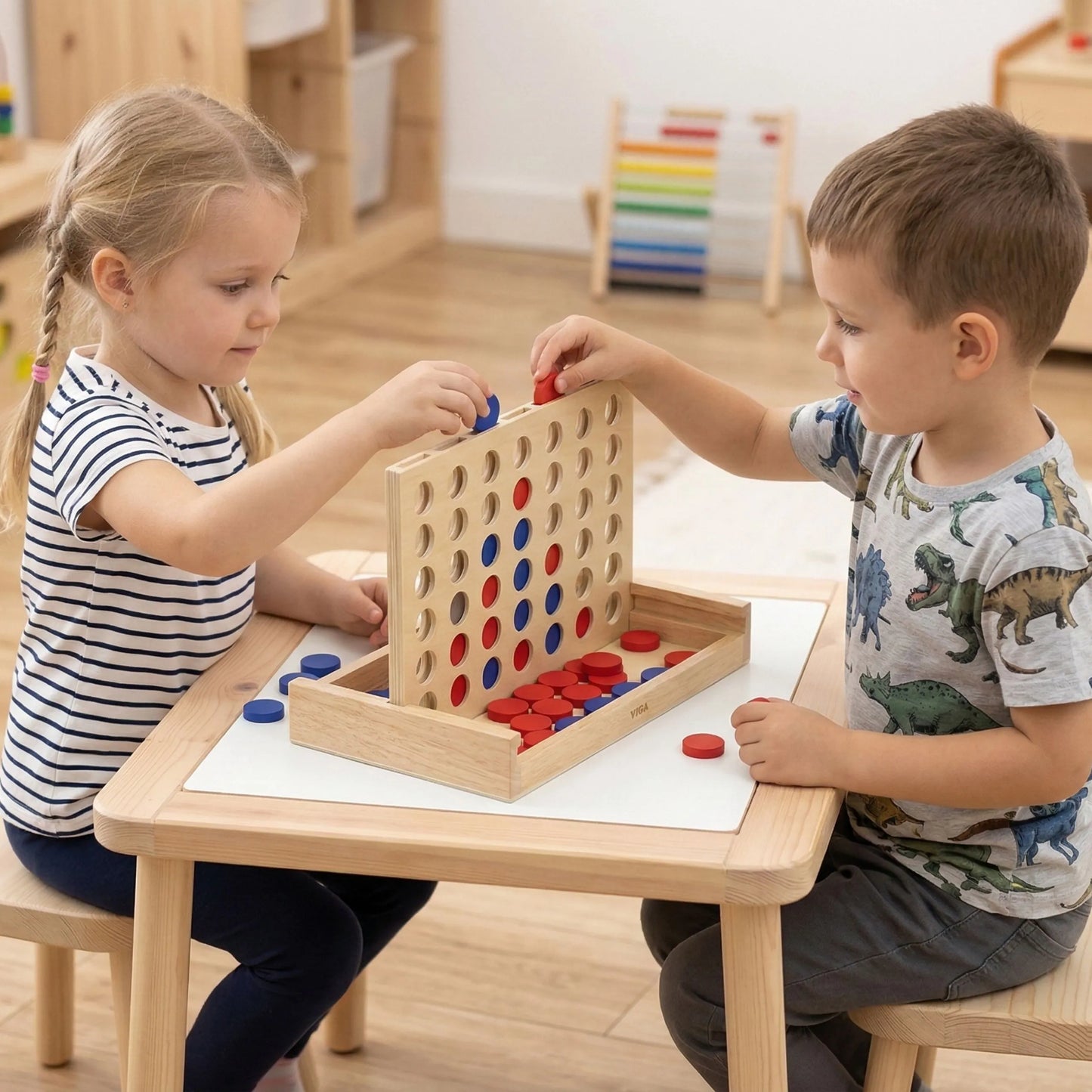 Viga medinė loginė strateginė žaidimo lenta „4 iš eilės“ – 42 dalių rinkinys