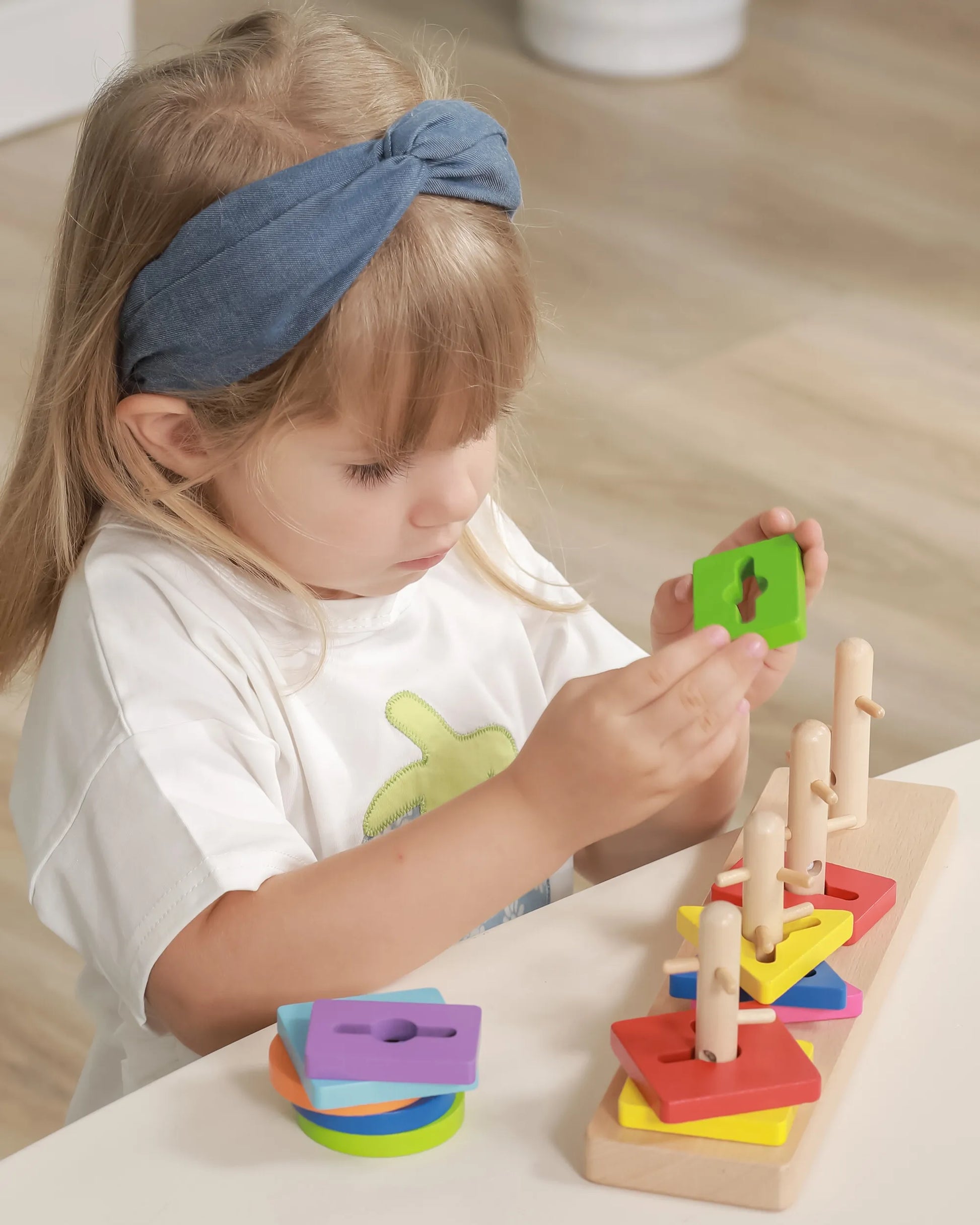 Viga medinis geometrinis rūšiuoklis – 12 formų, 5 stulpeliai su iškilimais