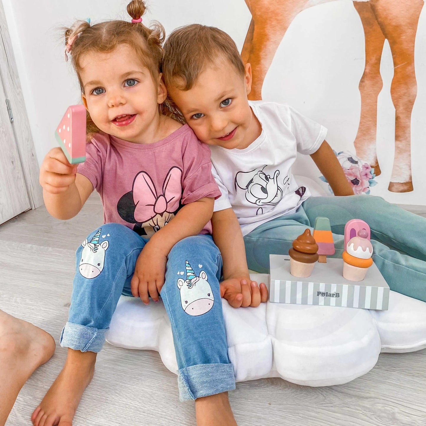 Viga medinių ledų rinkinys – 5 ledai ant pagaliuko + stovelis