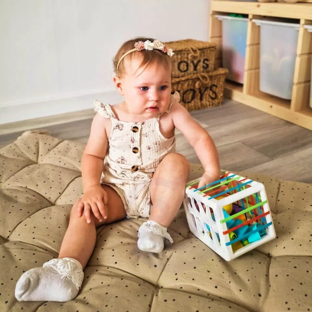 Lankstus sensorinis kubelių rūšiuotojas vaikams spalvingų formų abėcėlė 15 vnt. WOOPIE BABY