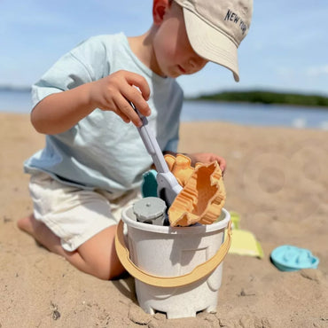 Smėlio rinkinys su kibiru ir automobiliu