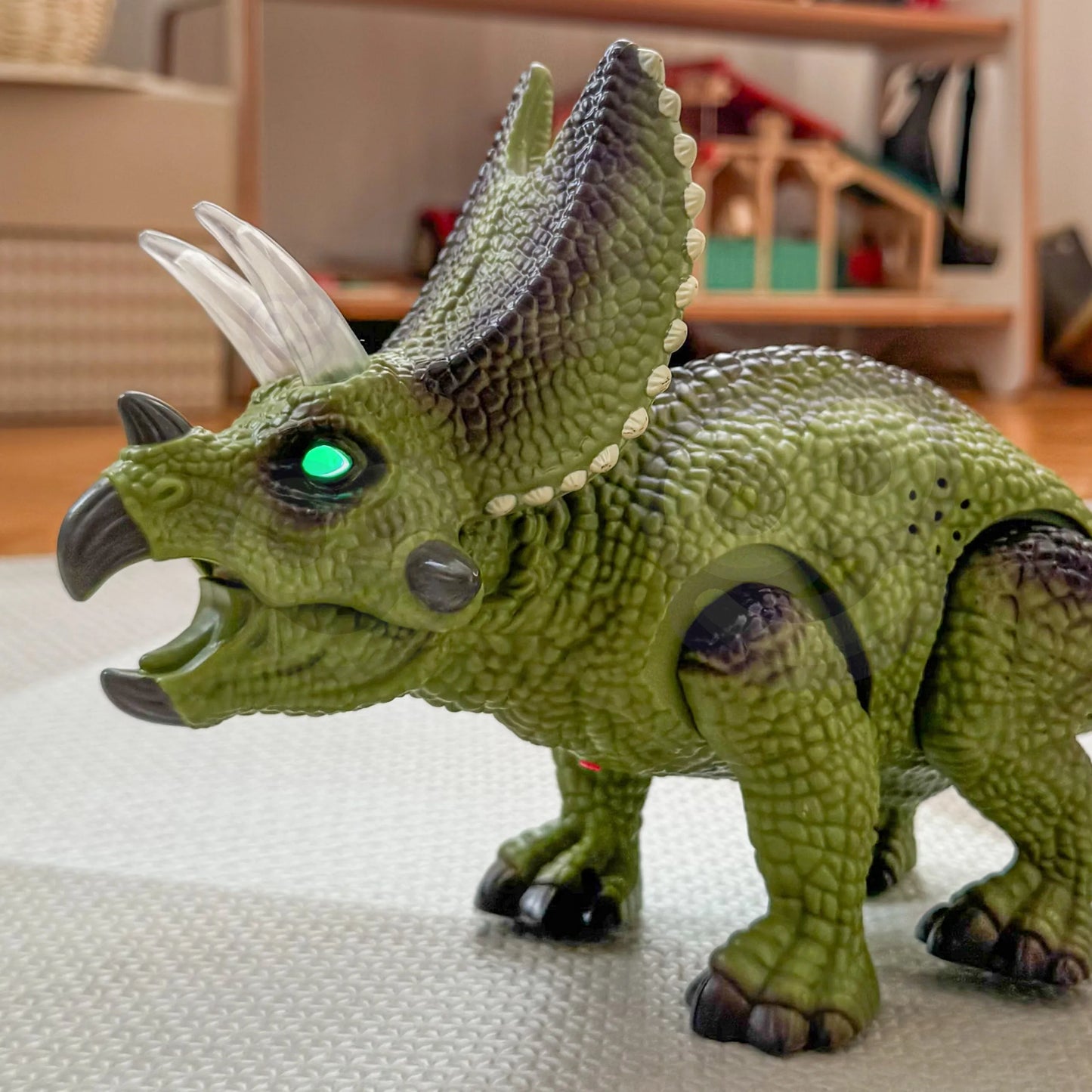 Woopie interaktyvus RC Triceratops robotas su šviesomis, garsais ir judesiais