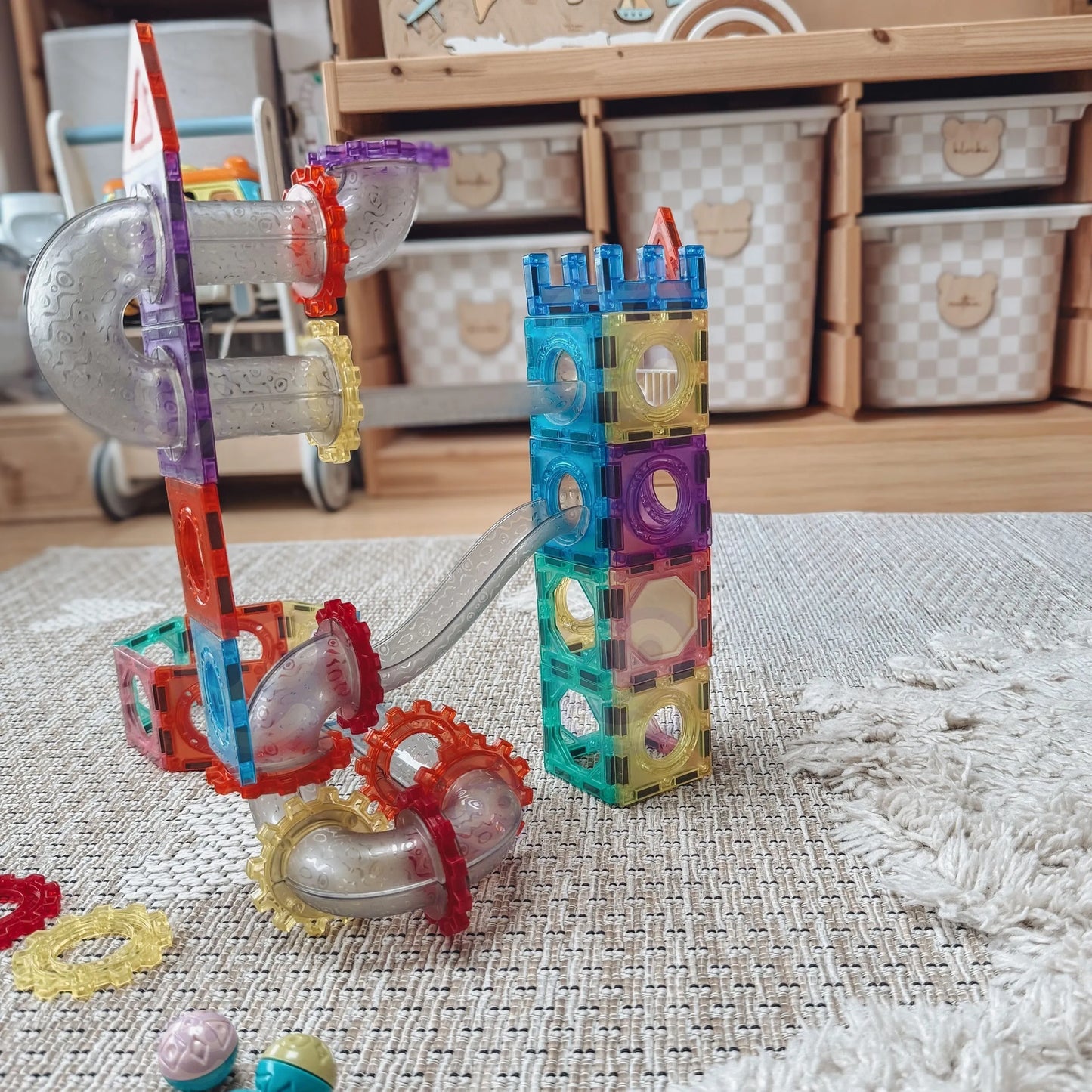 „WOOPIE“ magnetinių 3D konstrukcinių kaladėlių edukacinis rinkinys – kamuoliukų trasa (126 vnt.)