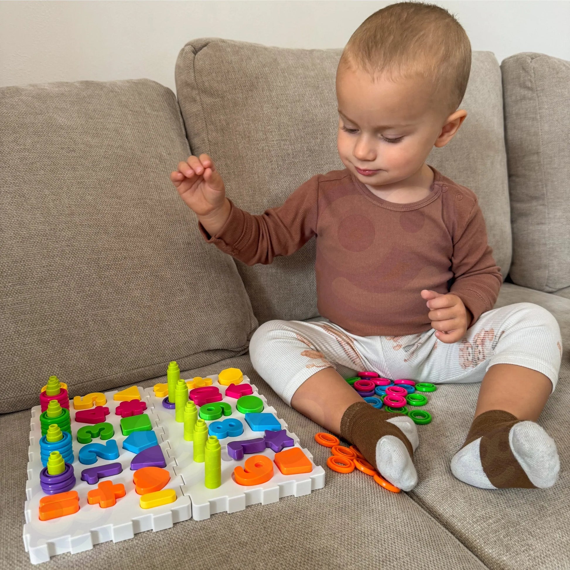Woopie Montessori edukacinė dėlionė – 139 elementų rinkinys su raidėmis, skaičiais ir formomis