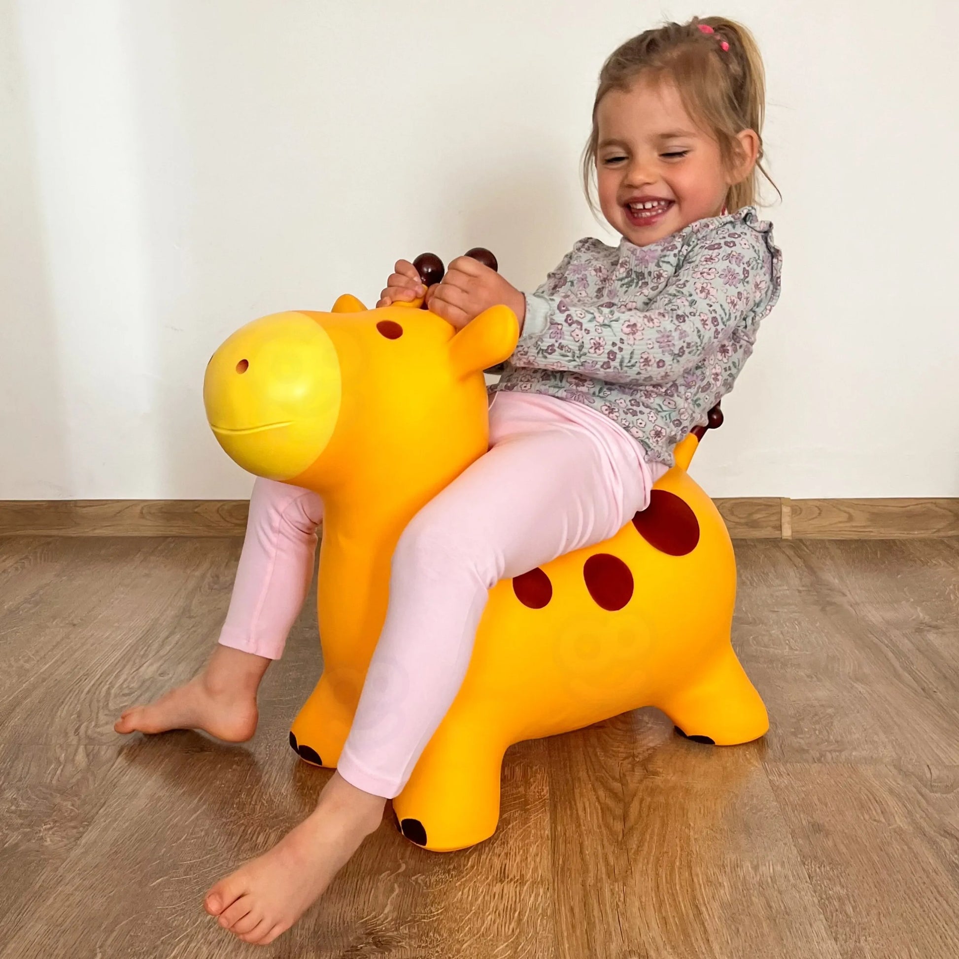 Woopie pripučiama šoklė „Žirafa“ su pompa (12m+)