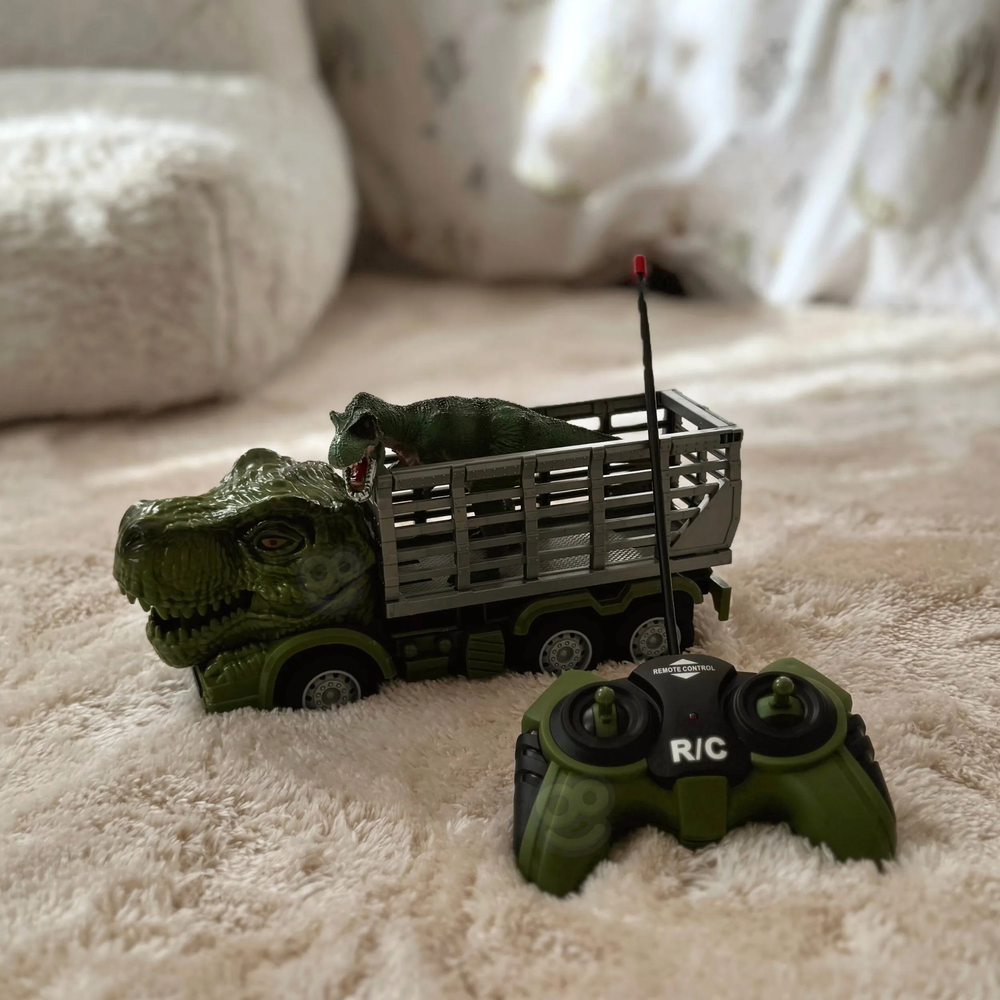 Woopie RC dino automobilis