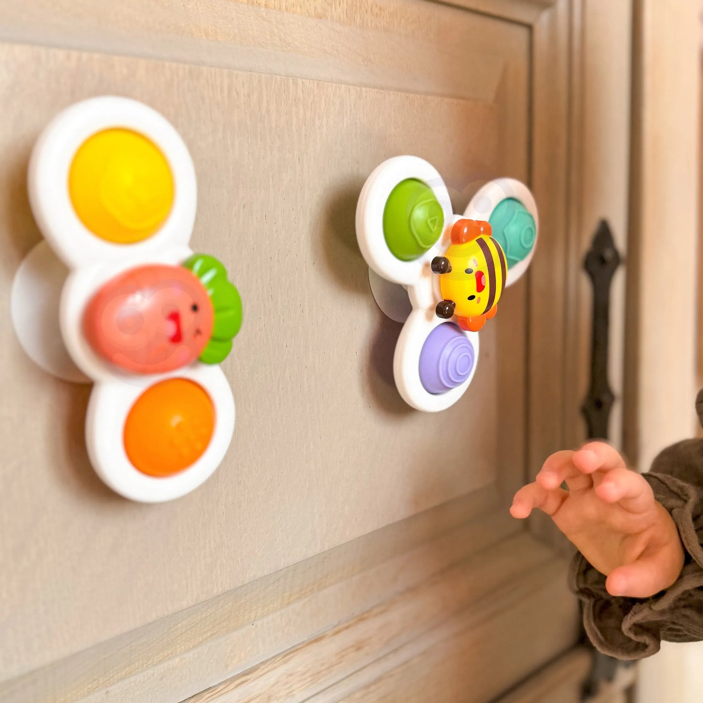 WOOPIE „Sensory Spinners“ – 3 suktukų rinkinys su siurbtukais, 18+ mėn.