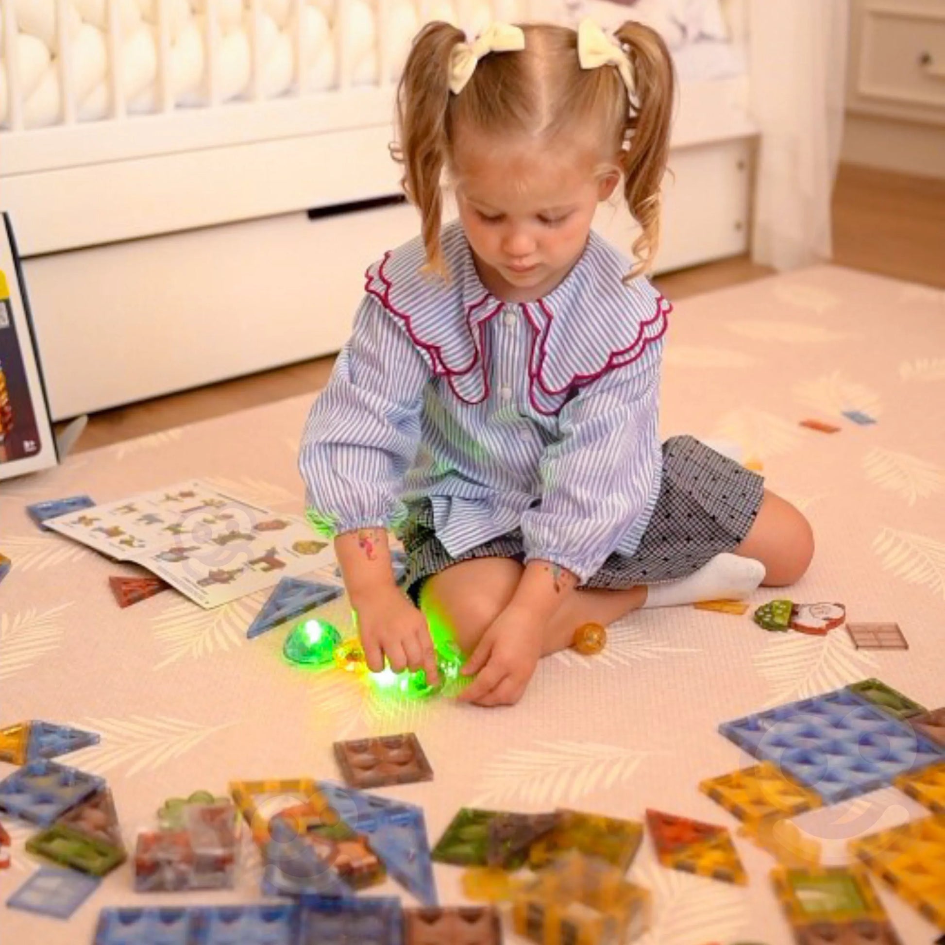 Woopie šviečiančios magnetinės kaladėlės „Gyvūnų karalystė 3D“ (124 el.)