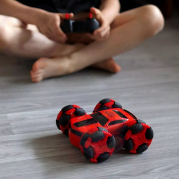 Nuotoliniu būdu valdomas automobilio RC Acrobat 360 sukimasis su 2,4 GHz nuotolinio valdymo pultu