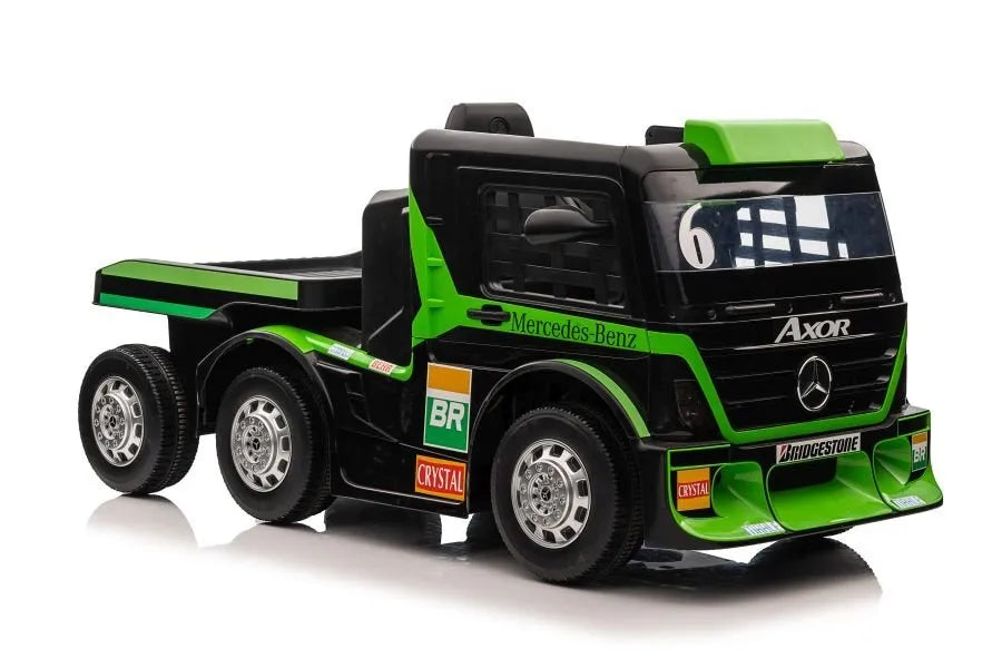Žalias Mercedes XMX622B su puspriekabe